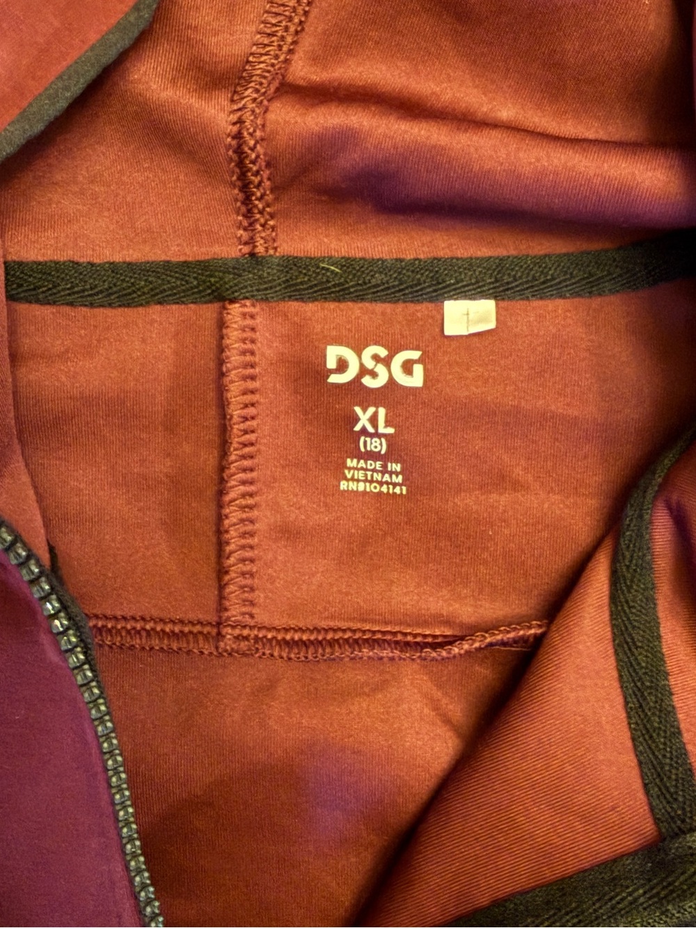 DSG Full Zip Performance Hoodie – Men’s XL 18– Burgundy Stretch Athletic Jacket - Picture 4 of 7